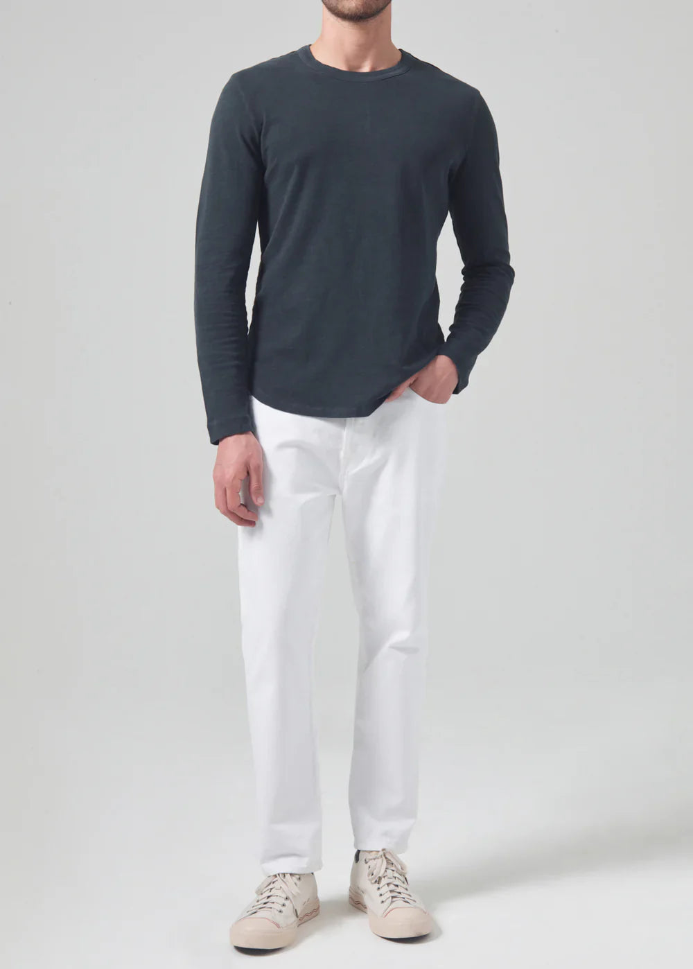 Finn Relaxed Taper Jeans in Chalk