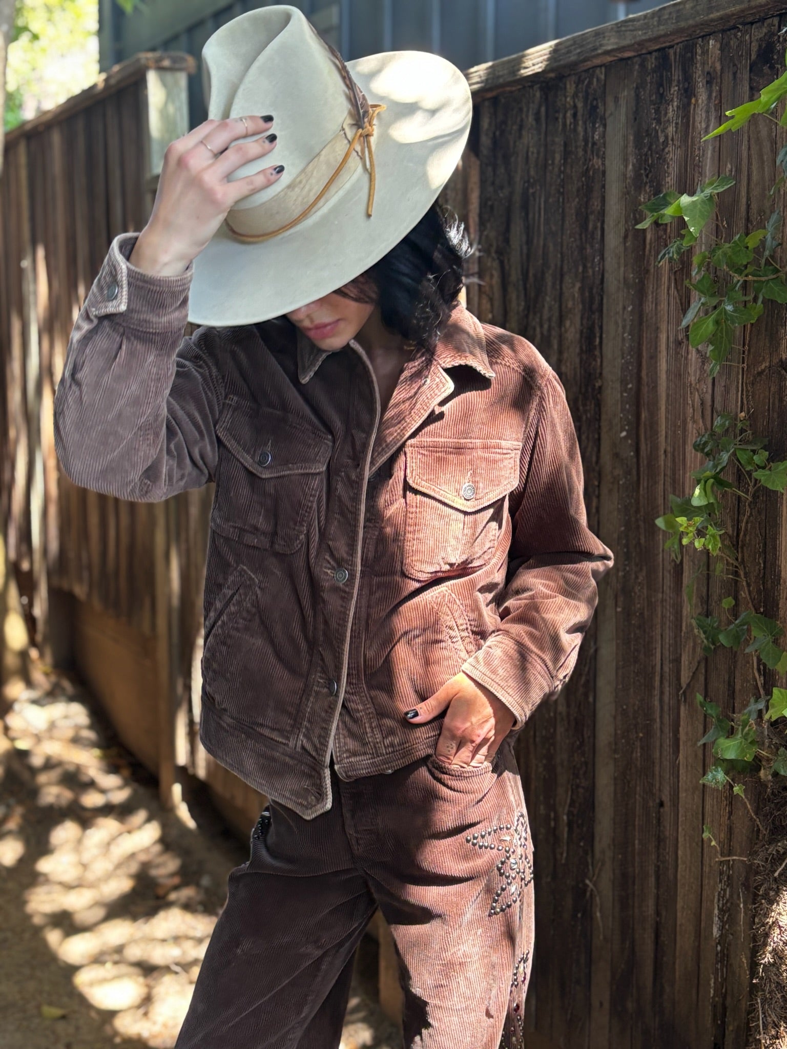 Cout_de_la_Liberte_Fuji_Workwear_Stretch_Corduroy_Jacket_Chocolate_Brown_3.jpg