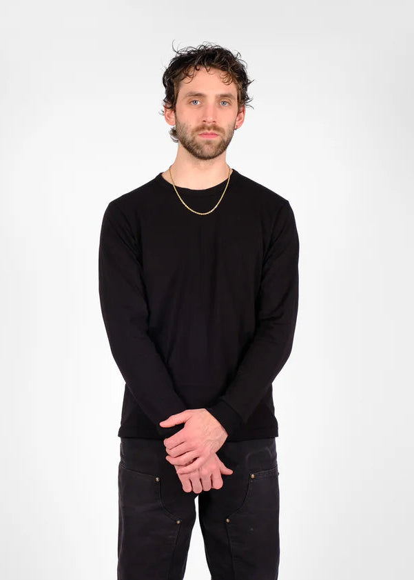 person wearing mens dehen 1920 Heavy Duty Long Sleeve Tee in Black