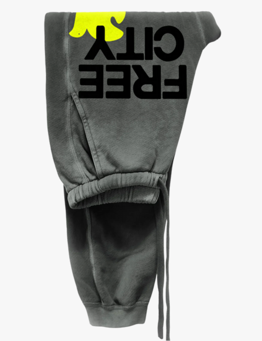 Freecity_Cotton_Sunfades_Pocket_Sweatpants_in_Greyart_Glow.png