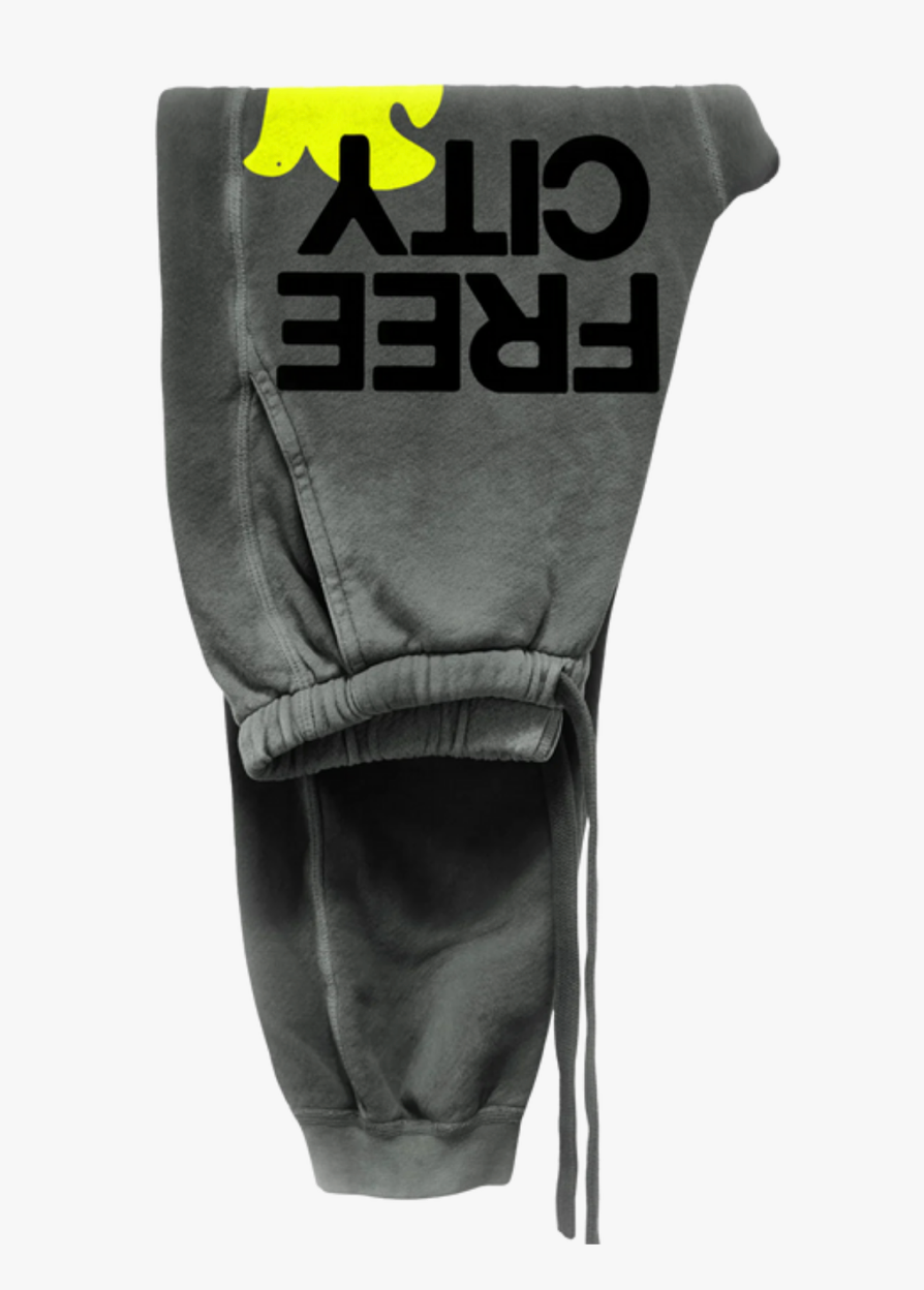Freecity_Cotton_Sunfades_Pocket_Sweatpants_in_Greyart_Glow.png