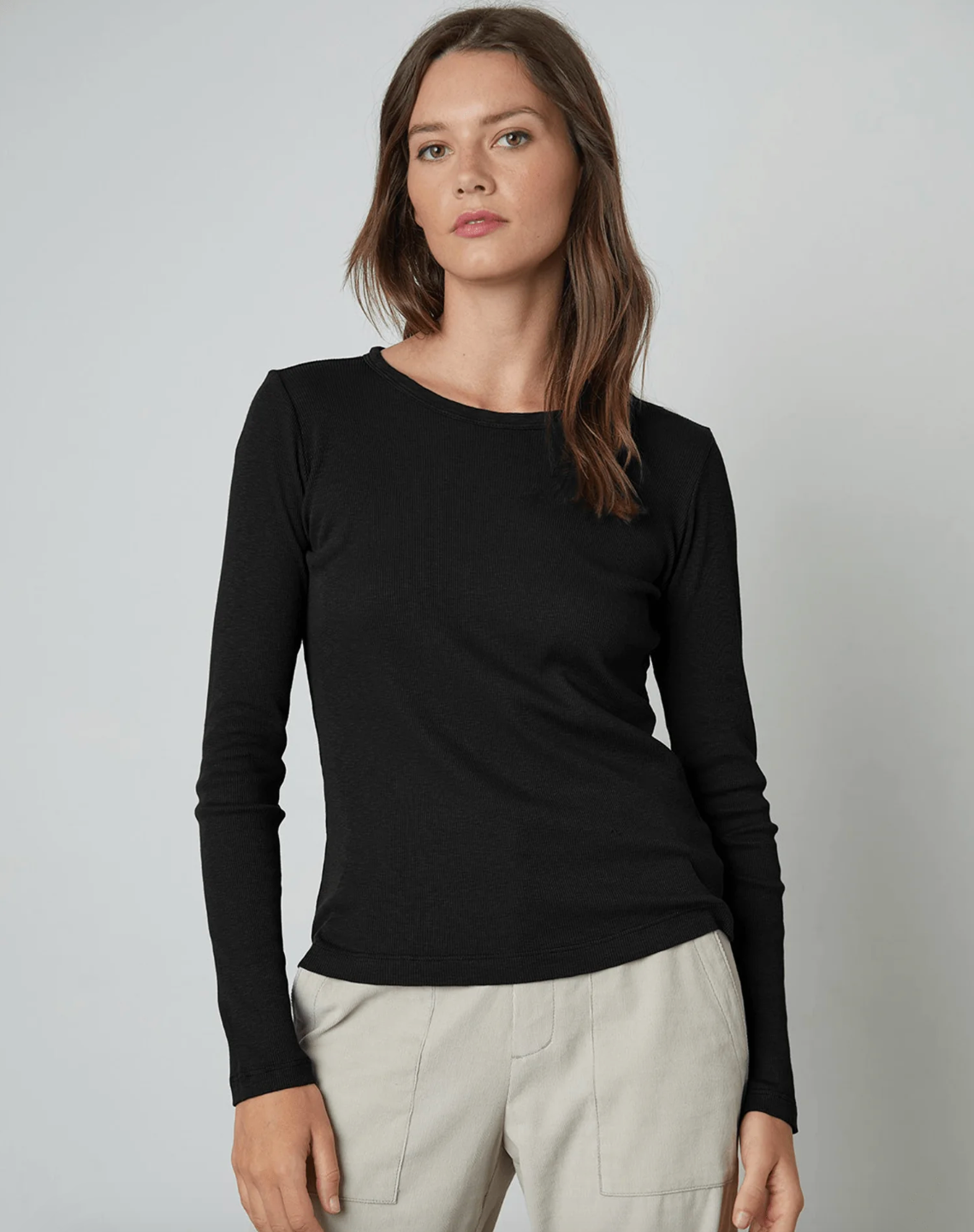 Bayler Ribbed Scoop Neck Tee in Black