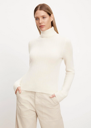 Lori Cashmere Turtleneck in Milk