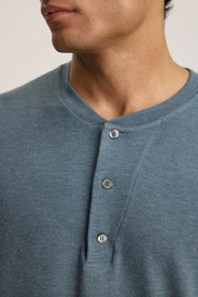 Ryland Long Sleeve Henley in Anthracite