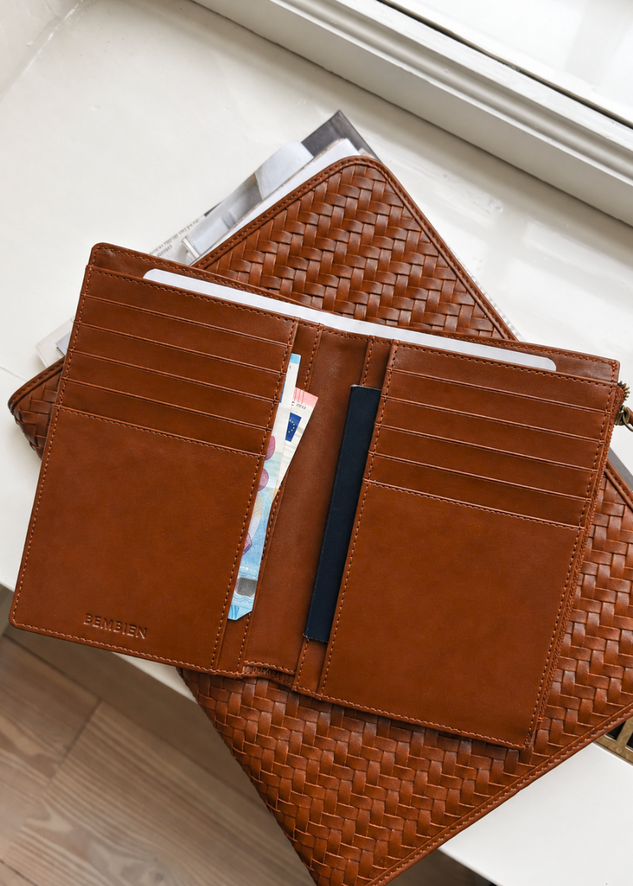 bembien Elio Travel Organizer in Sienna woven leather