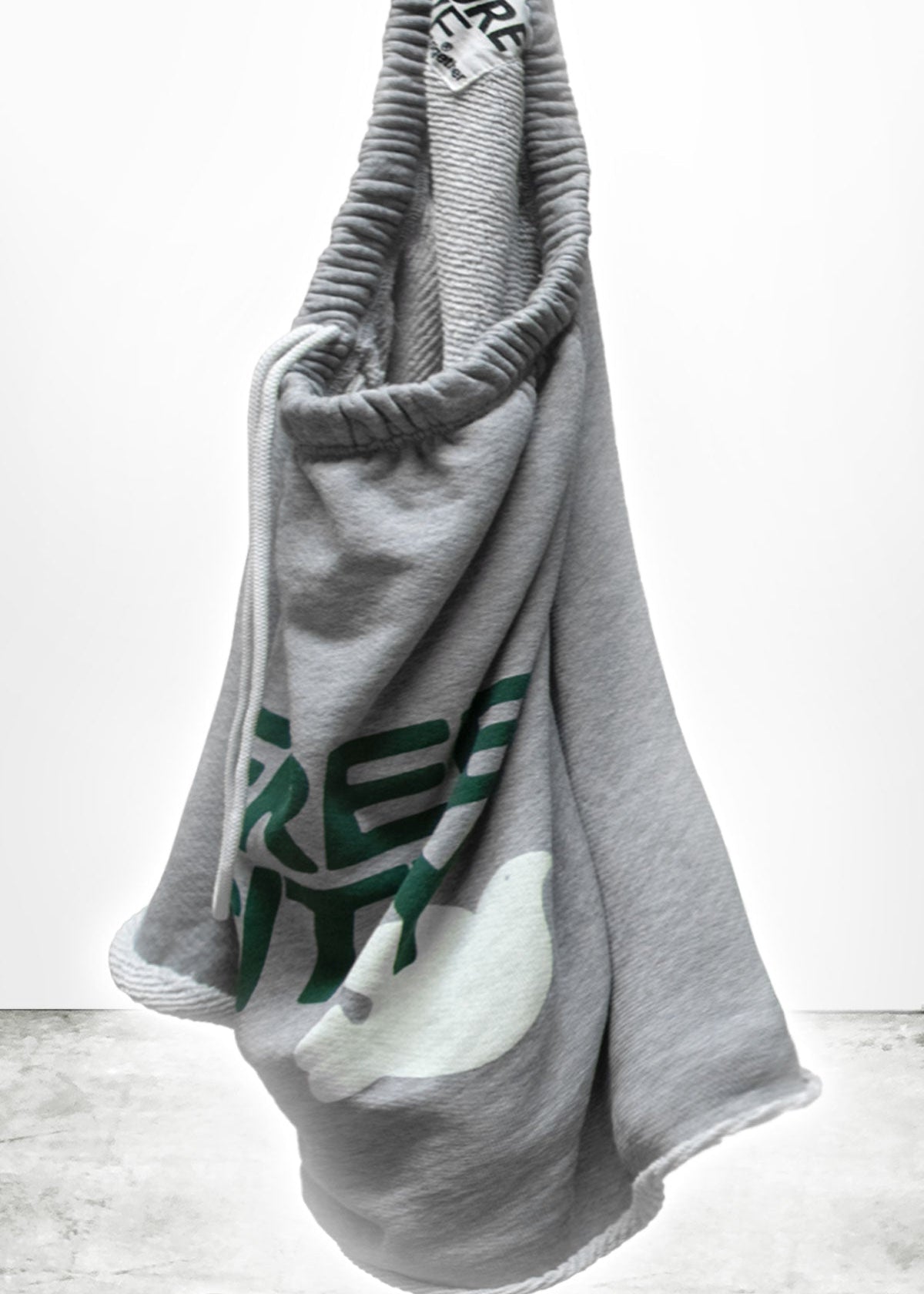 freecity unisex Cutoff Sweatshorts in Heather Army