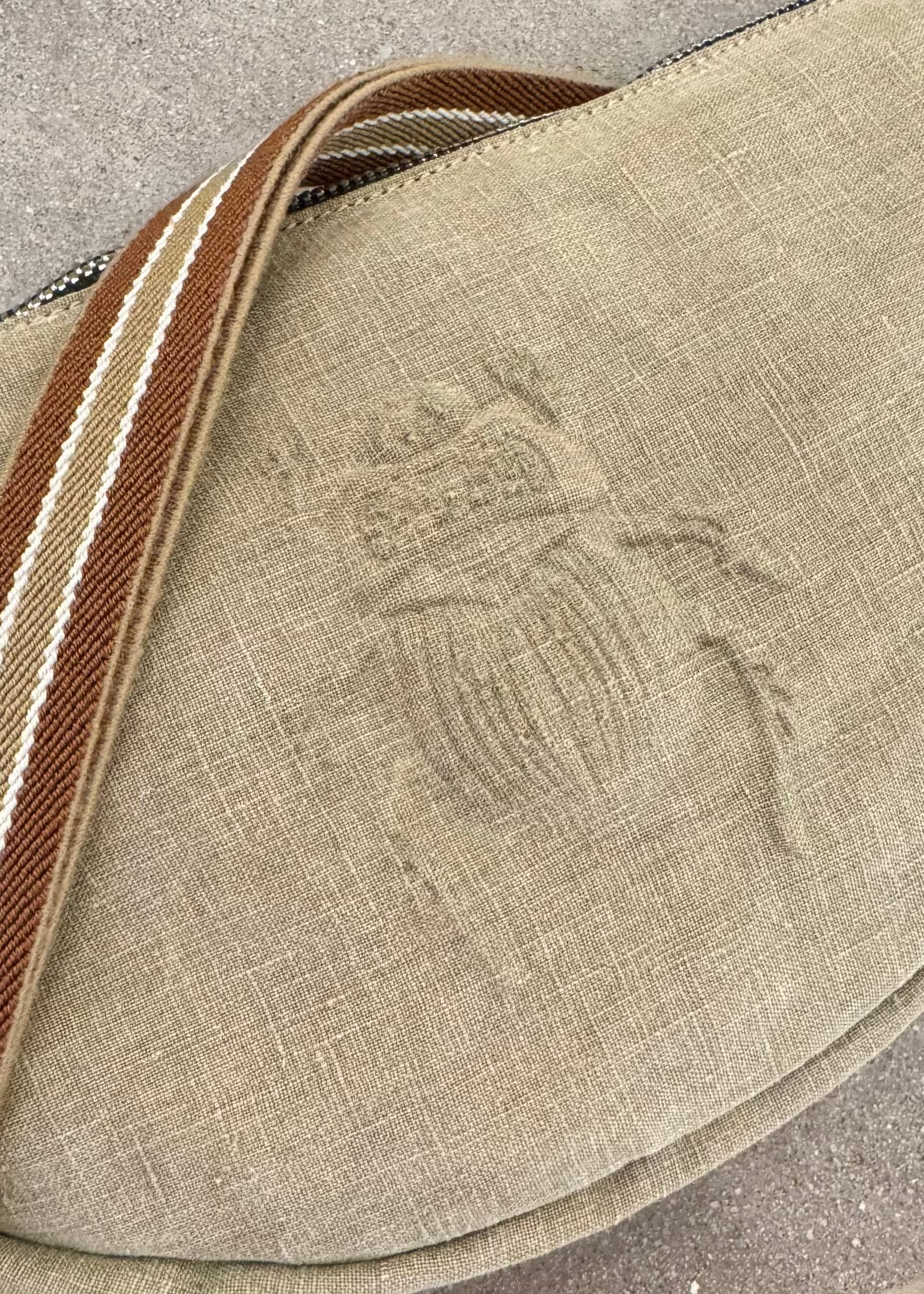 gabrielle frantzen womens Crossbody Embossed Scarab Bag in Linen