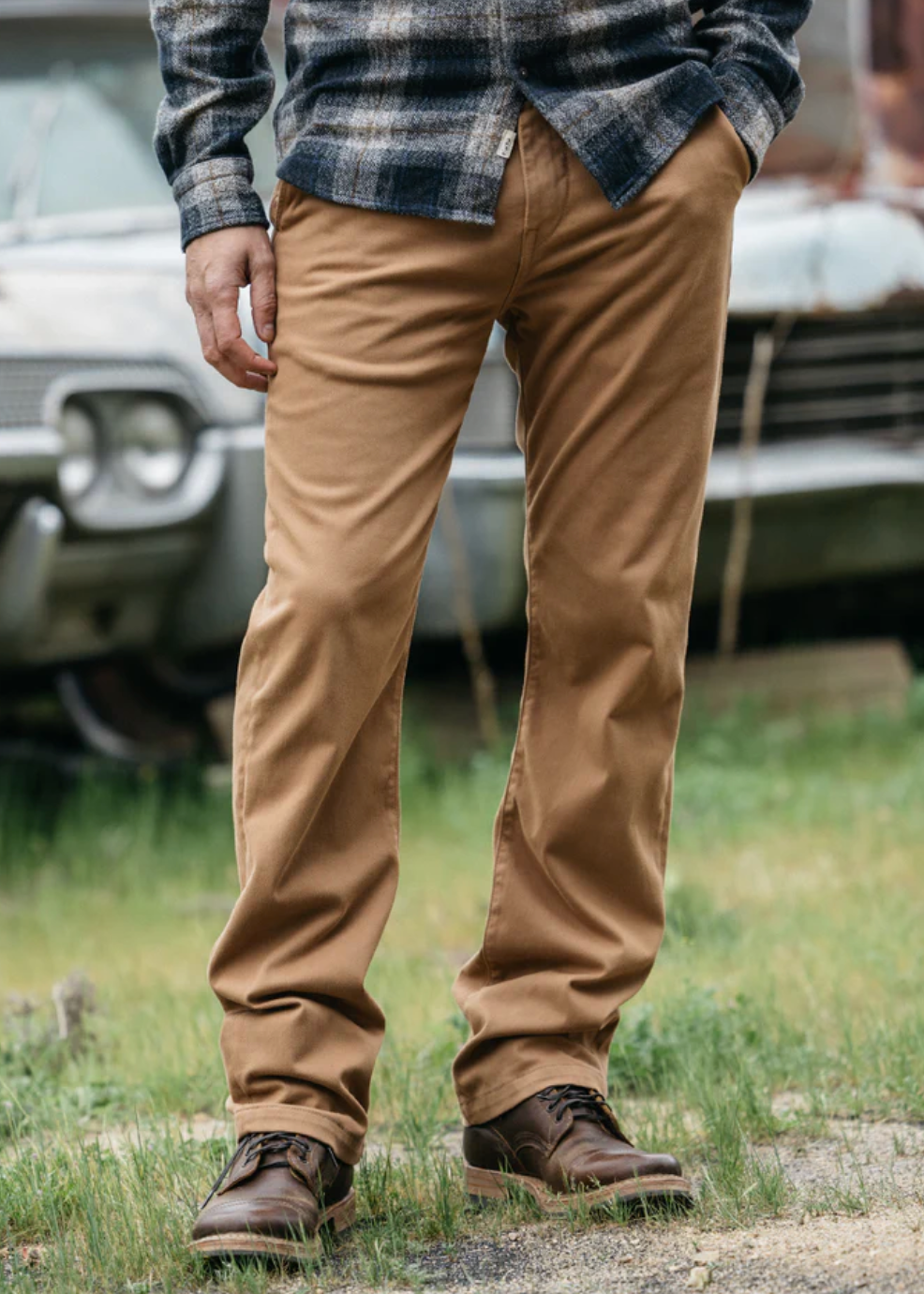 person wearing hiroshi kato mens The Pipe Straight Denit® Chino in Khaki