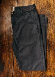 hiroshi kato mens The Pipe Straight Oxford Chino in Ash Black
