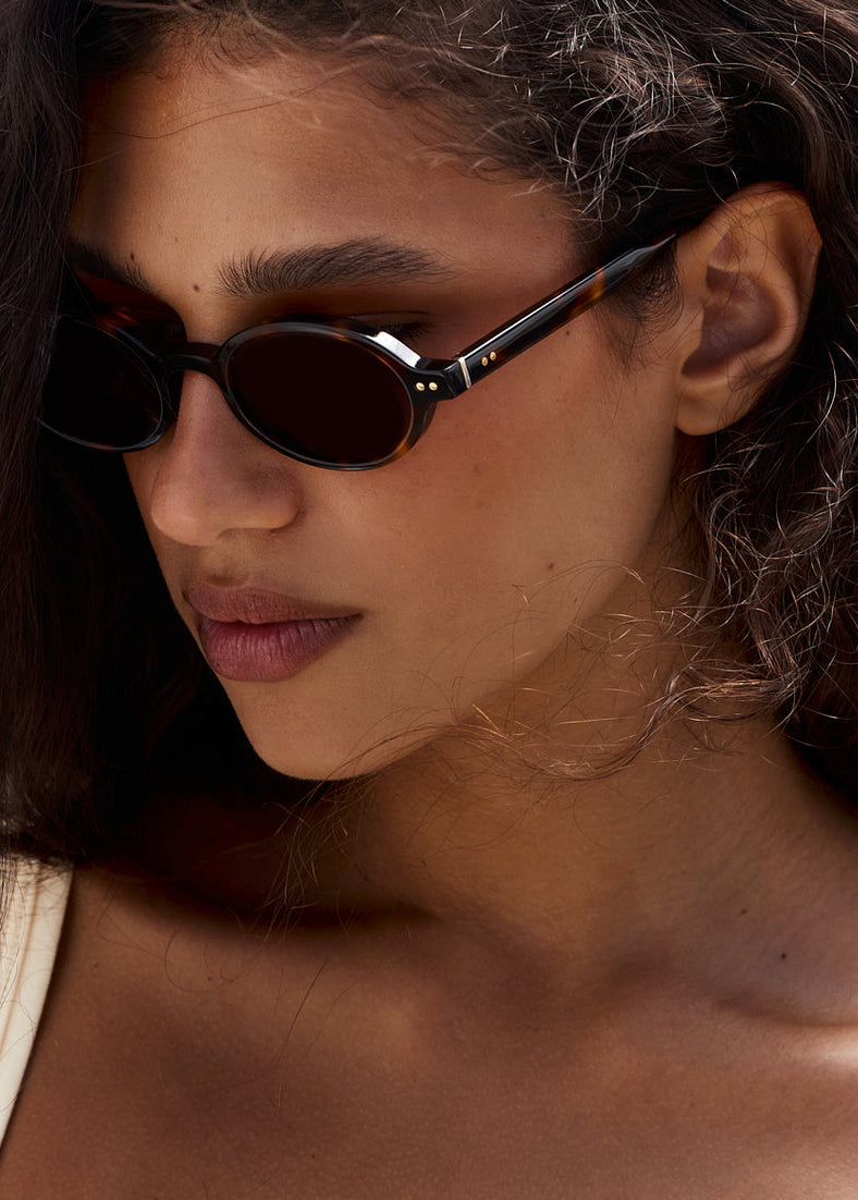 person wearing jimmy fairly paris sunglasses The Elvie in Dark Tortoise