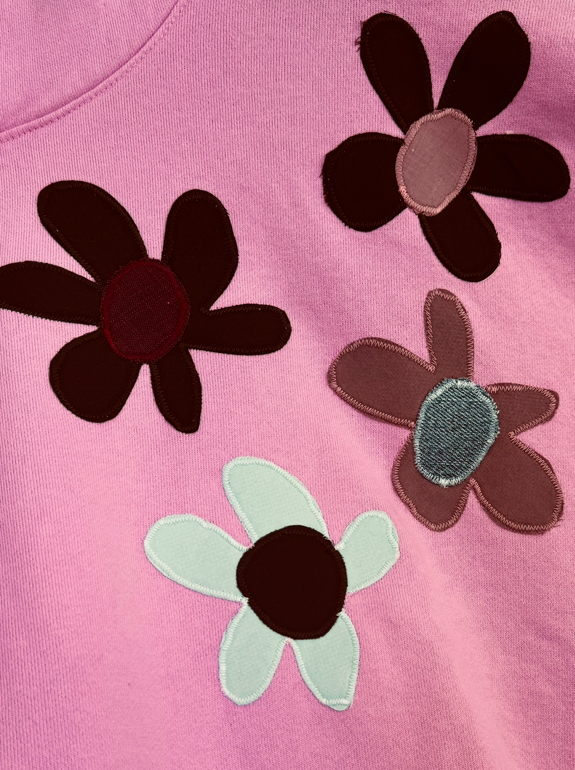 kate sando womens One-of-a-Kind Scattered Flower Hoodie in Pink