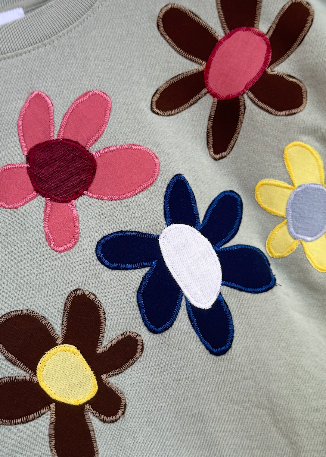 kate sando womens One-of-a-Kind Scattered Flower Sweatshirt in Sage Green