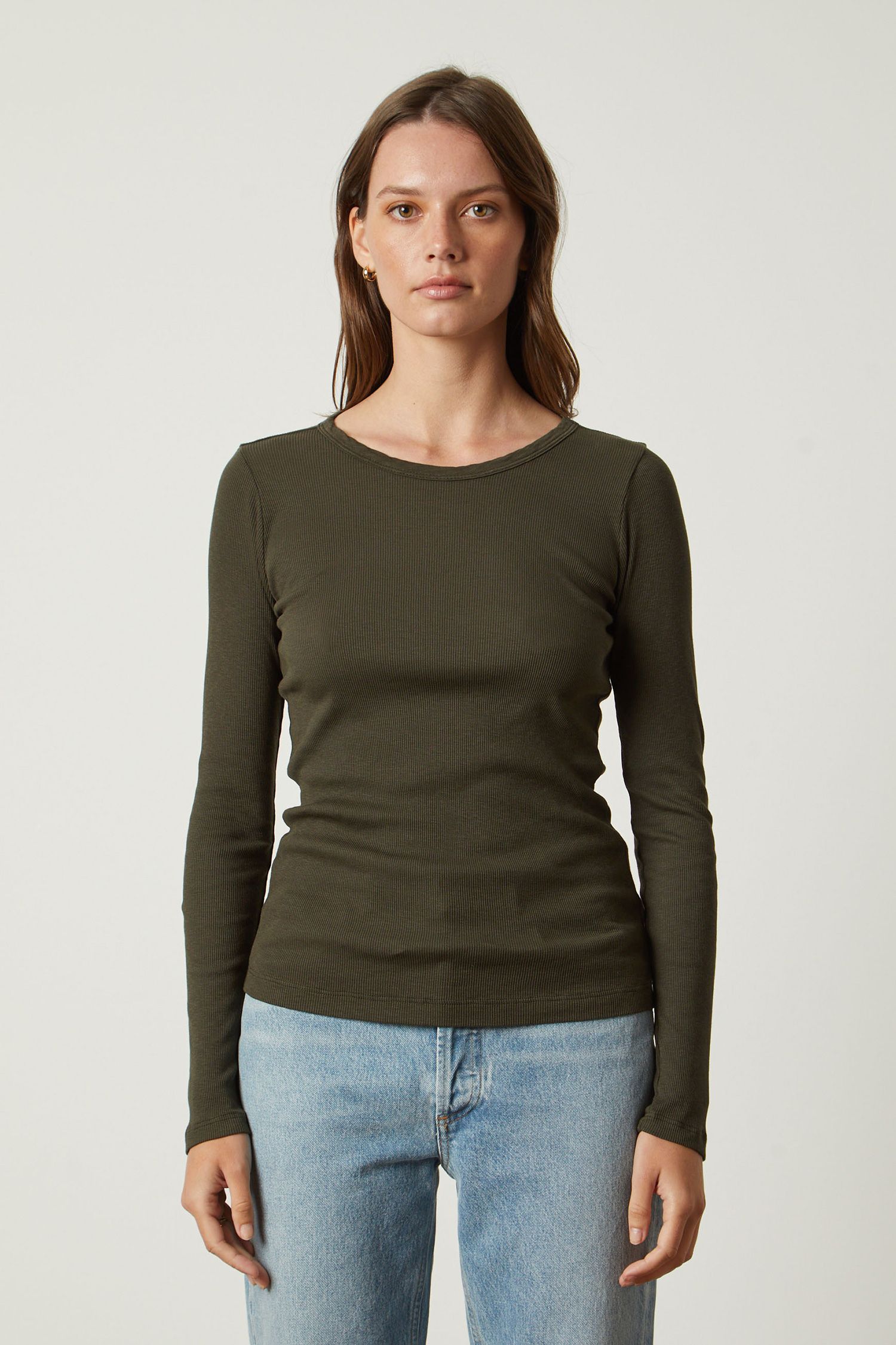 Bayler Ribbed Scoop Neck Tee in Hedge